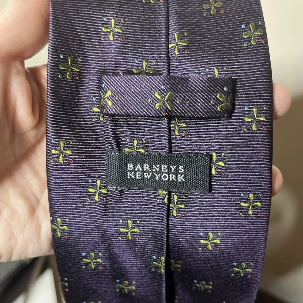 Barney's‎ New York 100% Silk Men's Tie Purple Plum Office Business